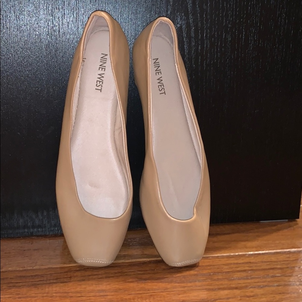 NINE WEST SYNTHETIC LEATHER BALLET FLATS